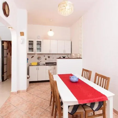 Knez 1 Apartment Podstrana