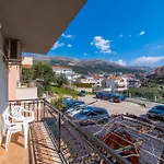 Knez 1 Apartman Podstrana
