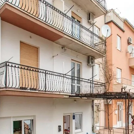 Knez 1 Apartment Podstrana