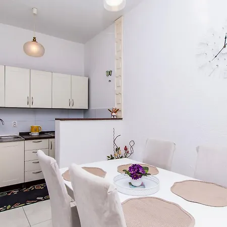 Apartman Knez 1 *