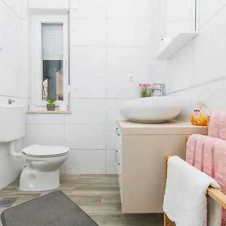 Knez 1 Apartman Podstrana